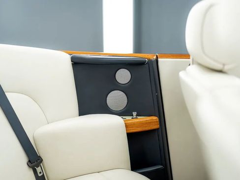 Used 2010 Rolls-Royce Phantom Drophead Coupe RWD image 23