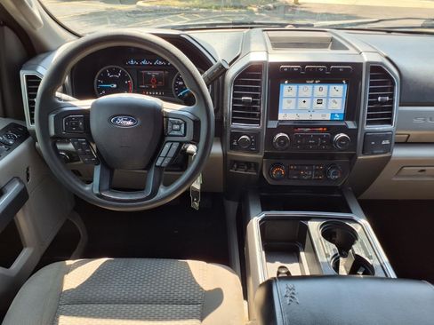 Used 2019 Ford F250 XLT w/ XLT Premium Package AWD/4WD image 14