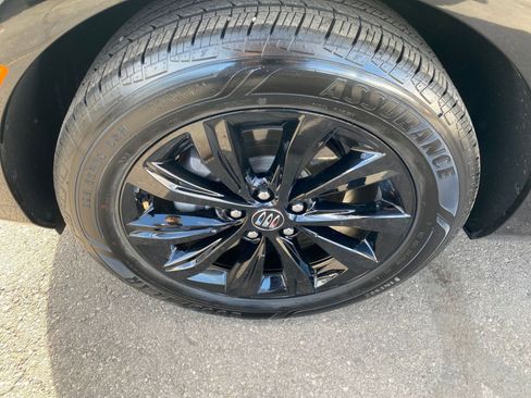 Used 2025 Buick Envista Sport Touring image 30