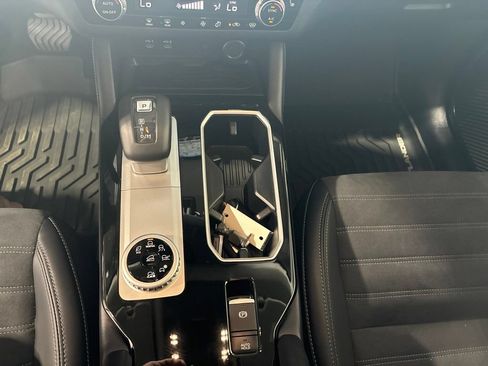 Used 2025 Mitsubishi Outlander SE AWD/4WD image 15