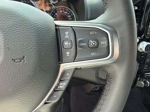 Used 2025 RAM 2500 Big Horn AWD/4WD image 28