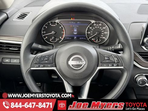 Used 2024 Nissan Altima 2.5 SV image 15