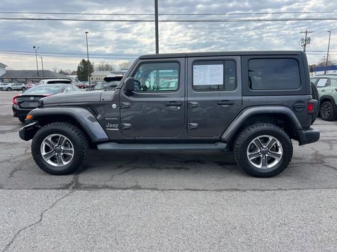 Used 2020 Jeep Wrangler Unlimited Sahara AWD/4WD image 2