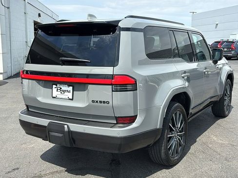 Used 2024 Lexus GX 550 w/ Accessory Package (2T) image 30