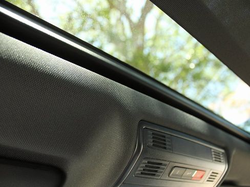 Used 2024 Volkswagen Tiguan SE R-Line image 3