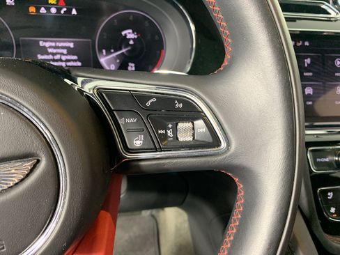 Used 2023 Bentley Bentayga AWD/4WD image 19