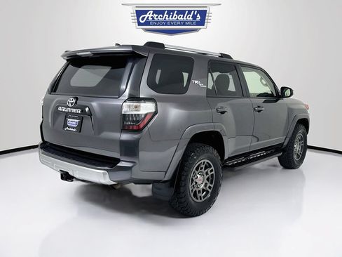 Used 2018 Toyota 4Runner TRD Off-Road w/ TRD Performance Package AWD/4WD image 8