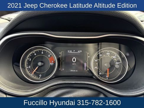 Used 2021 Jeep Cherokee Latitude Plus image 16