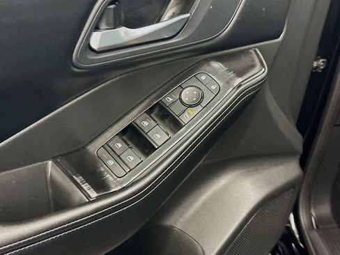 Used 2025 Nissan Rogue SV image 15