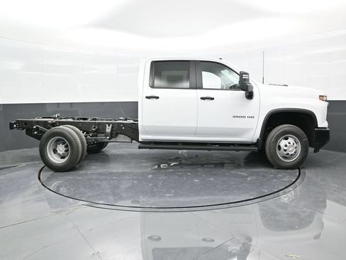 Used 2025 Chevrolet Silverado 3500 W/T w/ WT Convenience Package AWD/4WD image 4