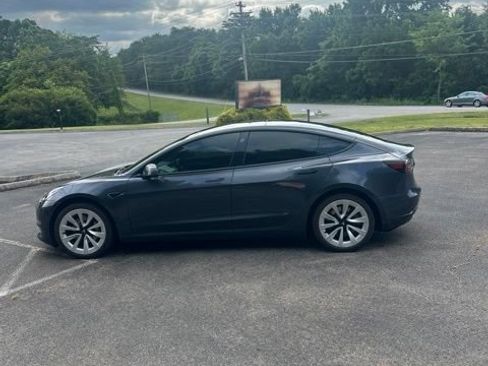 Used 2022 Tesla Model 3 Long Range AWD/4WD image 10