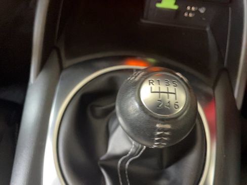 Used 2023 MAZDA MX-5 Miata Club RWD image 18