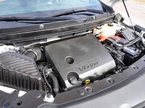 Used 2023 Buick Enclave Essence image 19