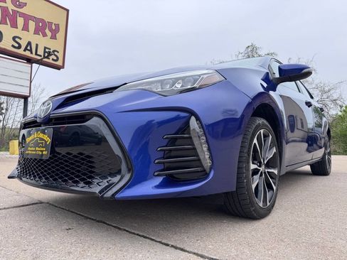 Used 2018 Toyota Corolla SE image 1