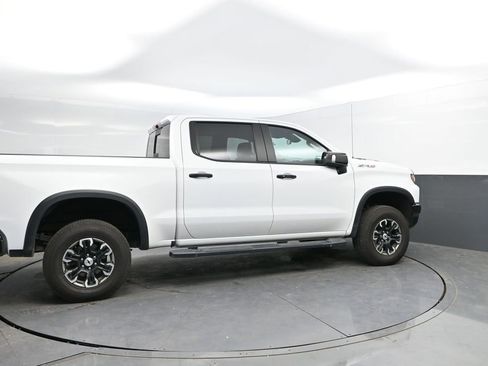 Used 2024 Chevrolet Silverado 1500 ZR2 AWD/4WD image 10