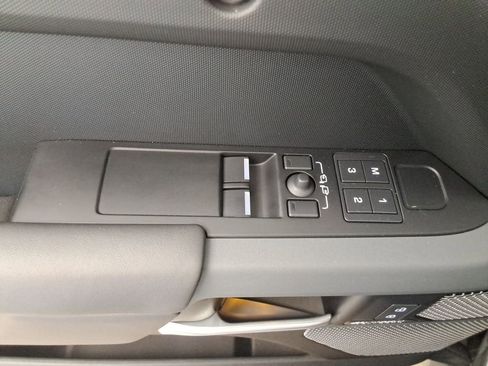 Used 2023 Land Rover Defender 90 X image 19