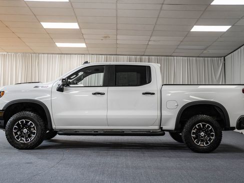 Used 2024 Chevrolet Silverado 1500 ZR2 image 5