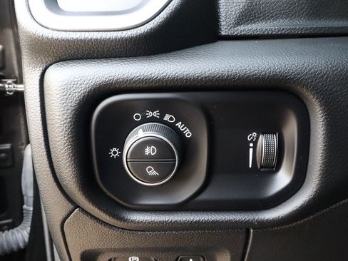 Used 2022 RAM 1500 Big Horn AWD/4WD image 16