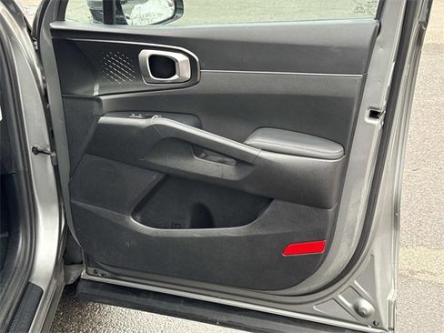 Certified 2021 Kia Sorento EX image 8