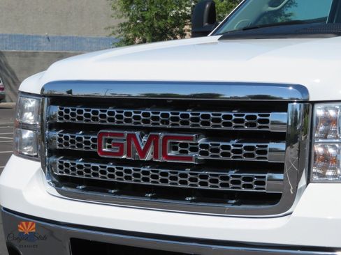 Used 2013 GMC Sierra 2500 SLT w/ SLT Convenience Package AWD/4WD image 39