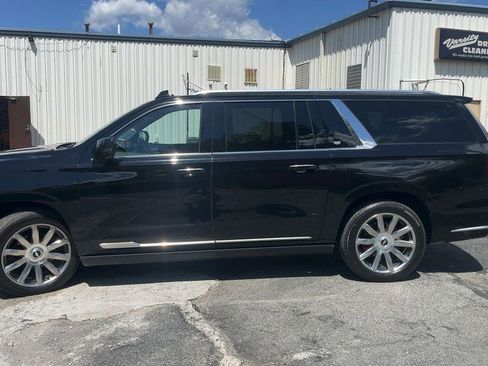 Used 2024 Cadillac Escalade ESV Premium Luxury Platinum AWD/4WD image 4