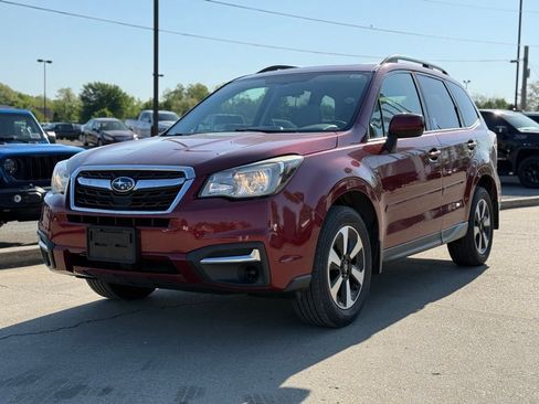 Used 2017 Subaru Forester 2.5i Premium w/ All-Weather Package image 2
