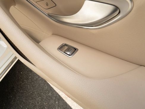 Used 2017 Mercedes-Benz E 300 image 16