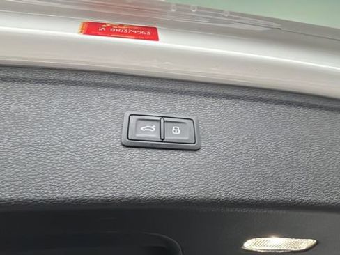 Used 2020 Audi SQ5 Prestige w/ Prestige Package image 37