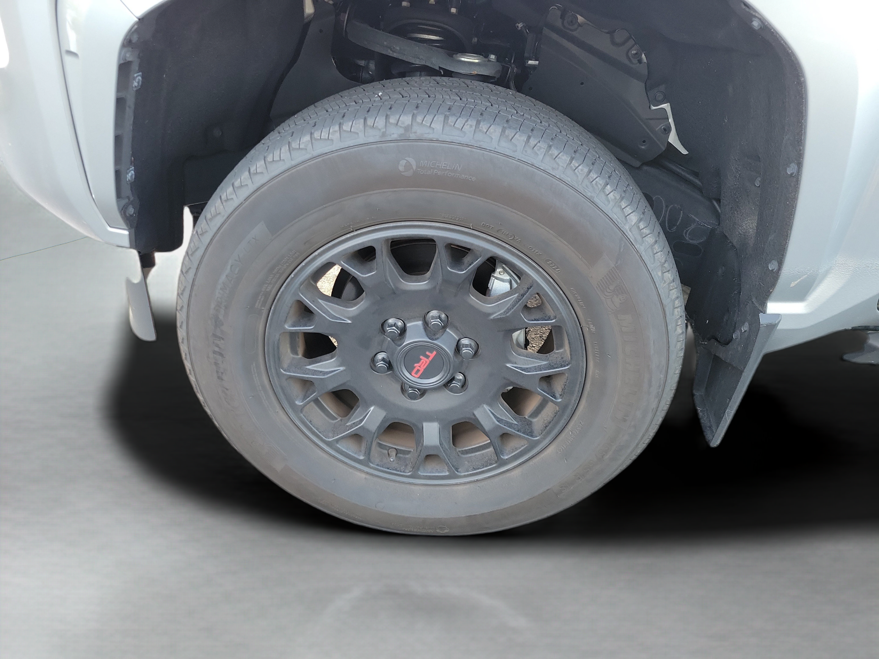 Used 2024 Toyota Tacoma SR5 AWD/4WD image 30