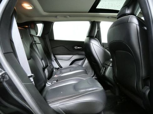 Used 2016 Jeep Cherokee Limited AWD/4WD image 13