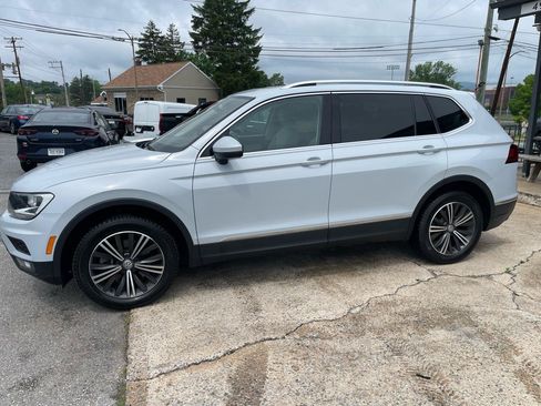 Used 2018 Volkswagen Tiguan SE AWD/4WD image 6