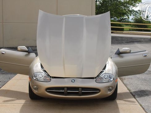 Used 1999 Jaguar XK8 Convertible RWD image 9
