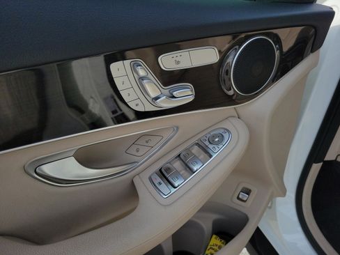 Certified 2022 Mercedes-Benz GLC 300 image 21