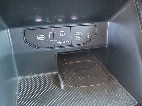 Used 2024 Kia Sorento S image 34