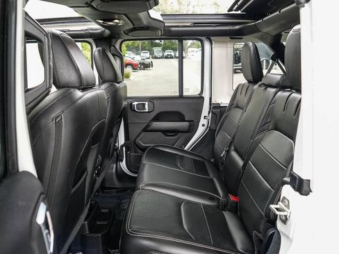 Used 2023 Jeep Wrangler Unlimited Sahara AWD/4WD image 19