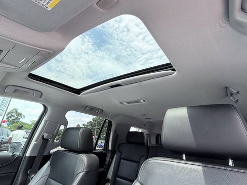 Used 2018 Chevrolet Tahoe Premier w/ RST 6.2L Performance Edition RWD image 11