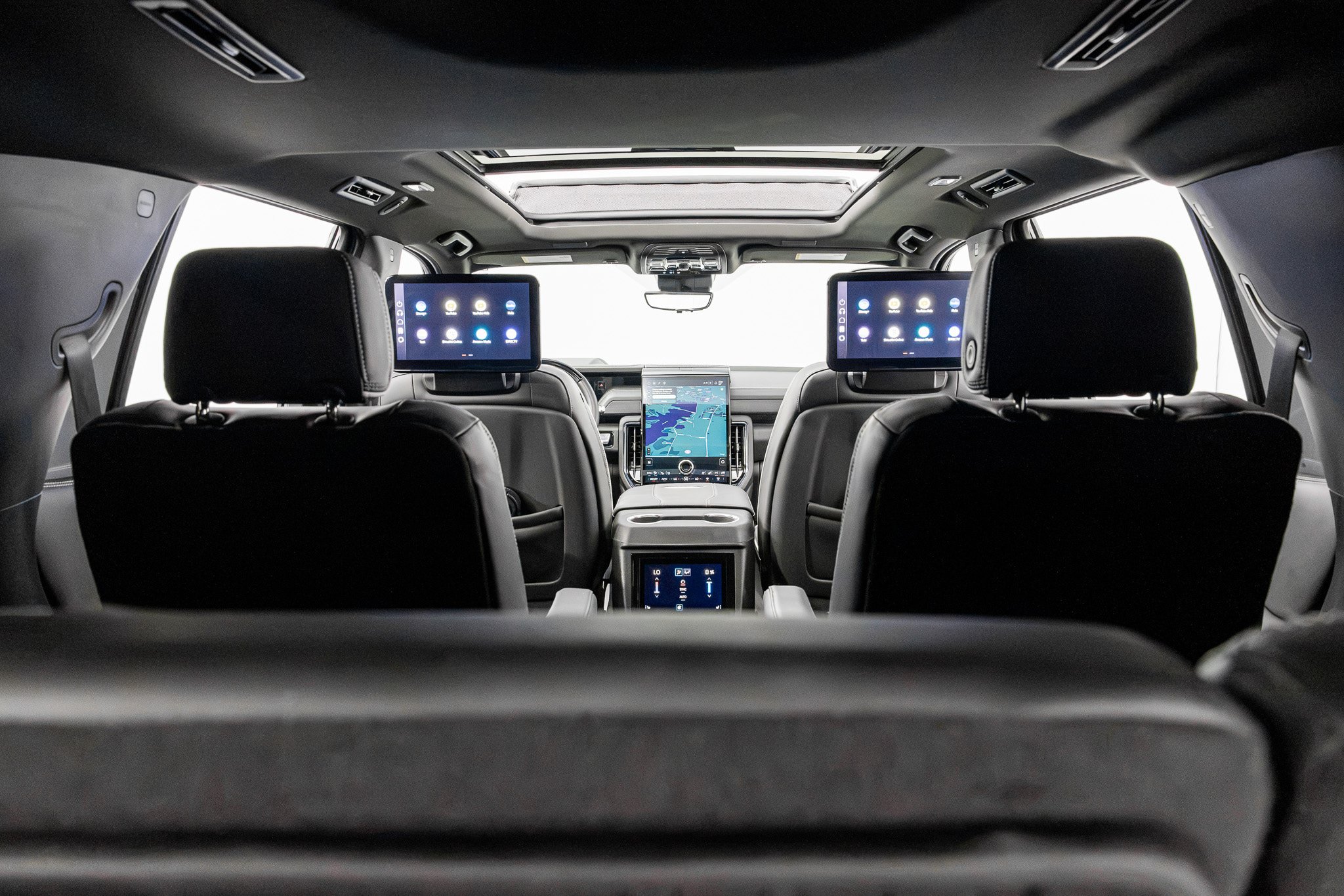 Used 2026 GMC Yukon AT4 Ultimate w/ LPO, Floor Liner Package AWD/4WD image 37