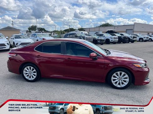 Used 2020 Toyota Camry LE FWD image 4