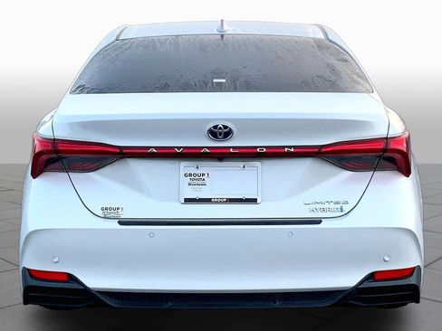 Used 2020 Toyota Avalon Limited w/ Advanced Safety Package FWD image 5
