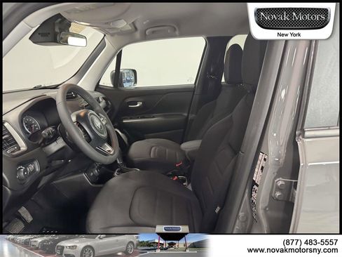 Used 2022 Jeep Renegade Latitude image 12