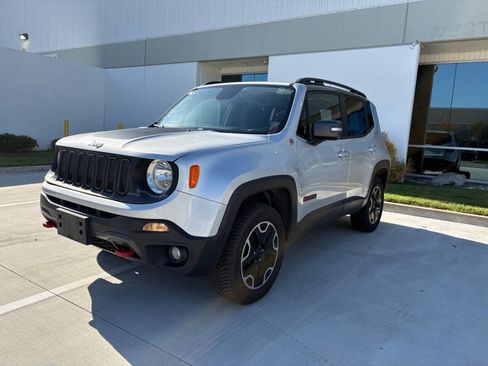 Used 2017 Jeep Renegade Trailhawk AWD/4WD image 1