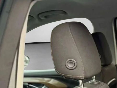 Used 2021 GMC Terrain SLE w/ Driver Convenience Package image 13