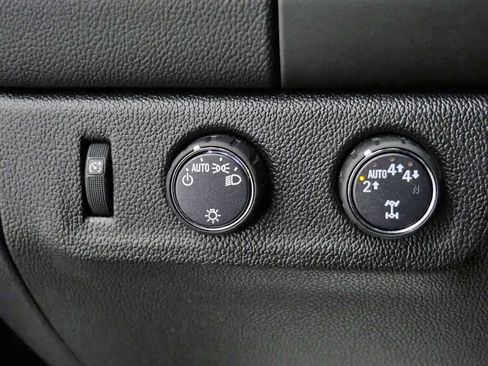Used 2018 Chevrolet Colorado LT w/ Redline Special Edition AWD/4WD image 26