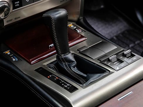 Used 2017 Lexus GX 460 image 24