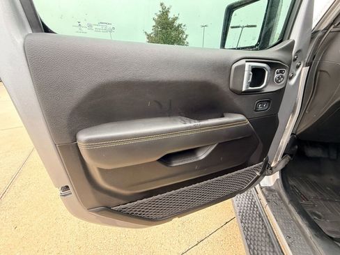 Used 2021 Jeep Wrangler Unlimited Sahara image 22