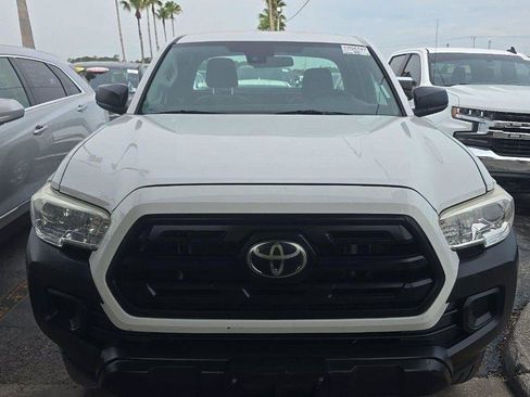 Used 2018 Toyota Tacoma SR RWD image 3
