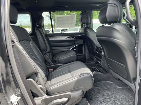New 2026 Jeep Grand Wagoneer Limited AWD/4WD image 18