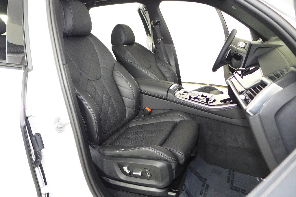 Certified 2025 BMW X5 xDrive50e w/ M Sport Package AWD/4WD image 19