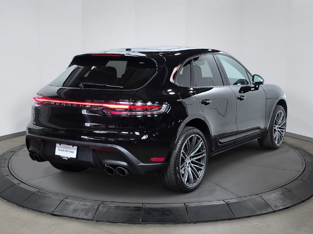 Certified 2026 Porsche Macan AWD/4WD image 7