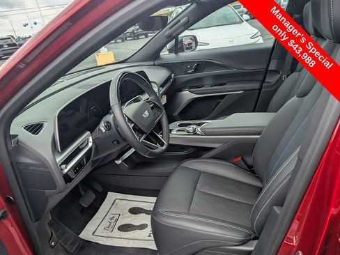 Used 2025 Cadillac Lyriq Luxury w/ LPO, Floor Liner Package AWD/4WD image 14